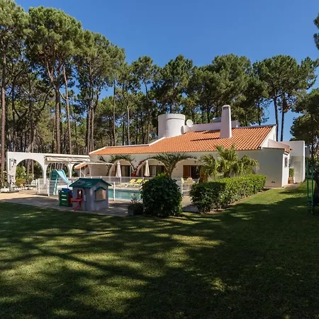 With Pool And Large Garden Βίλα *