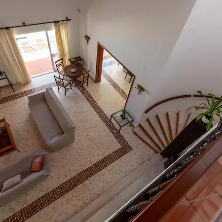 With Pool And Large Garden Βίλα Quarteira